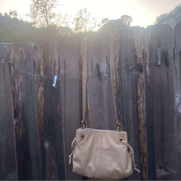 Gerald Dardel beige leather crossbody purse - Picture 4 of 8